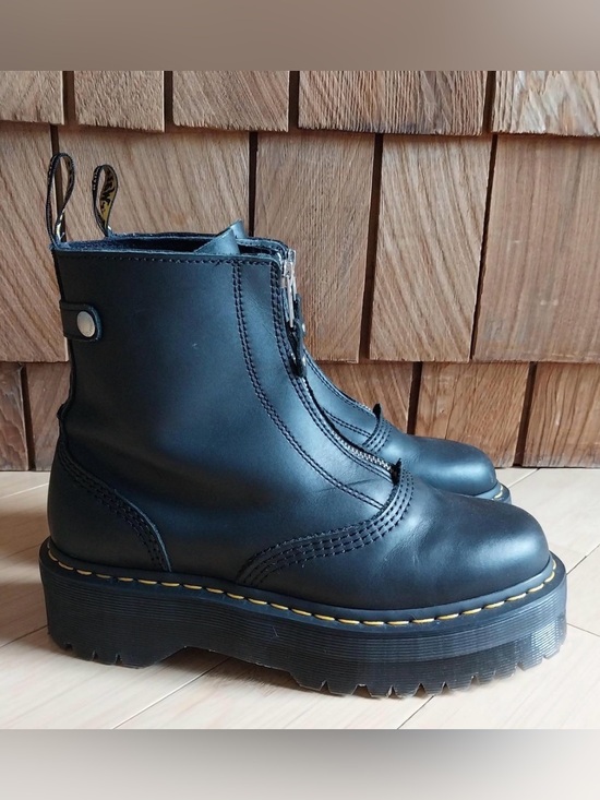 Dr. Martens Shoes - Doc Martens Platform Black Leather Boots #goth #airwave #chunkysole #drmartens